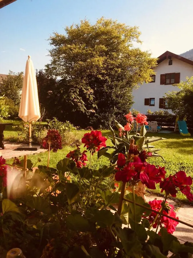 Charmantes Garten-Apartment: Erholung Im Chiemgau ウンターヴォッセン