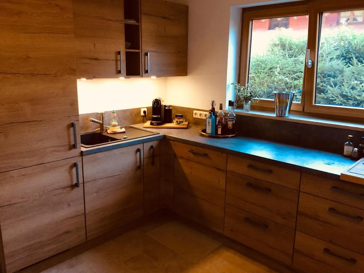 アパート Charmantes Garten-Apartment: Erholung Im Chiemgau ウンターヴォッセン ドイツ